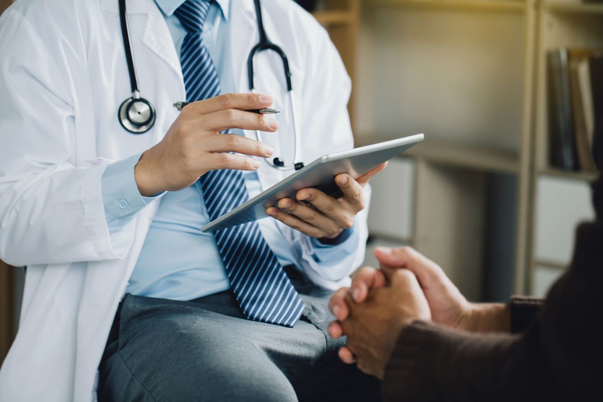 psychiatrist meets with client in Atlanta, Georgia